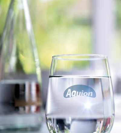 Basisches Wasser im Glas - Aquion Wasserionisierer